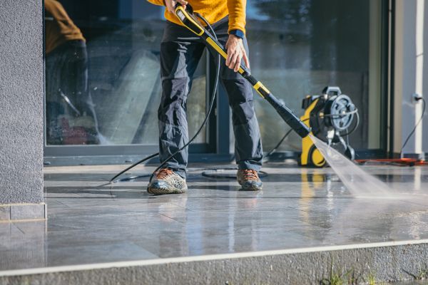 Cost of Concrete Cleaning in Menomonee Falls