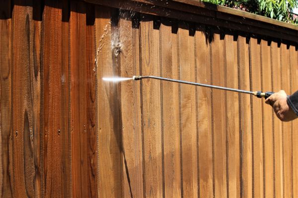 Cost of Fence Cleaning in Menomonee Falls