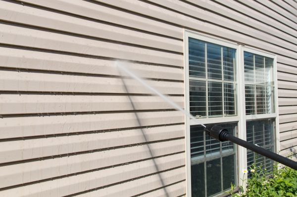 Cost of Pressure Washing in Menomonee Falls