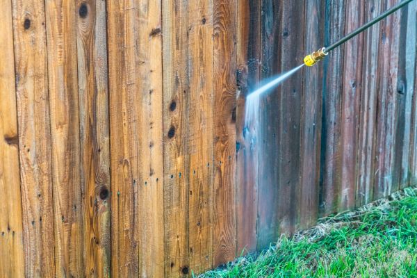 Cost of Fence Washing in Menomonee Falls