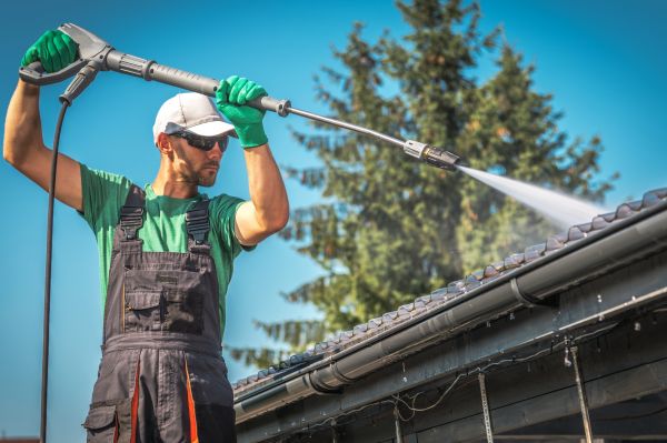 Cost of Gutter Washing in Menomonee Falls