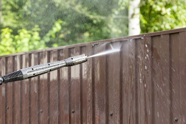 Cost of Vinyl Fence Cleaning in Menomonee Falls