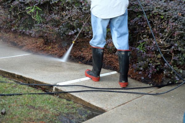Cost of Sidewalk Washing in Menomonee Falls