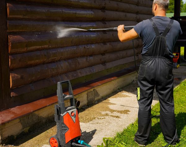 Cost of Log Home Pressure Washing in Menomonee Falls