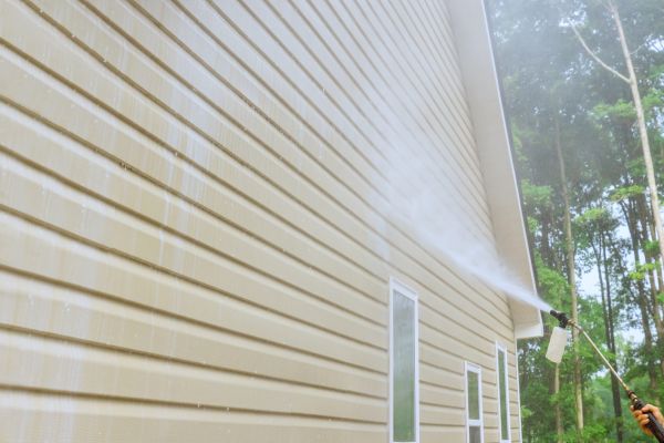 Cost of Home Exterior Washing in Menomonee Falls