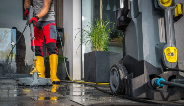 Cost of Commercial Pressure Cleaning in Menomonee Falls