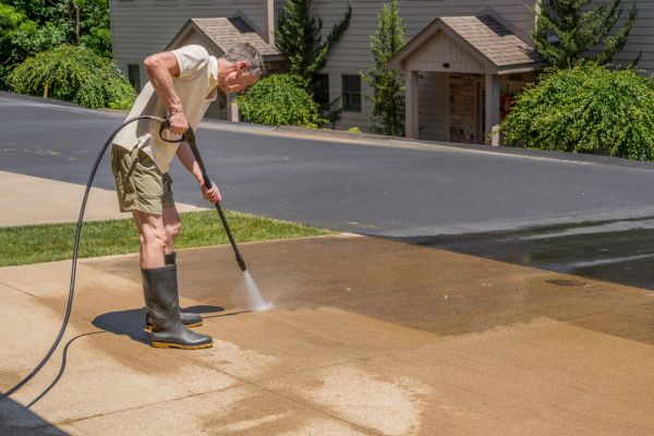 Cost of Concrete Pressure Cleaning in Menomonee Falls