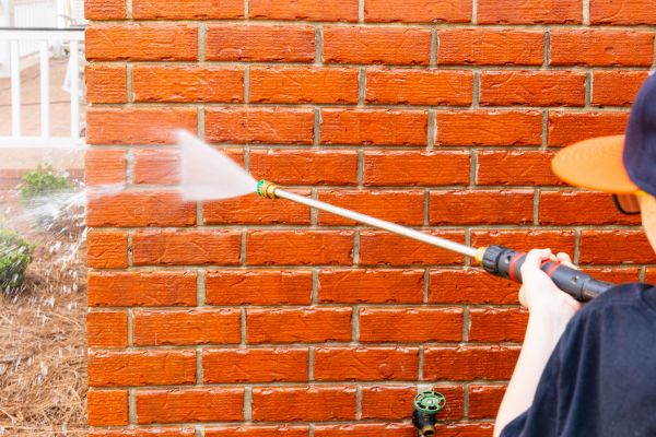 Cost of Wall Pressure Washing in Menomonee Falls