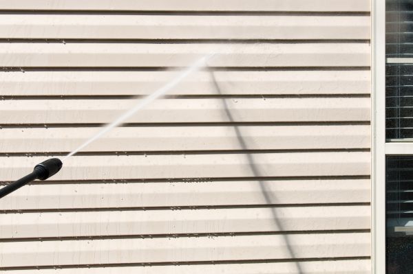 Cost of Apartment Power Washing in Menomonee Falls