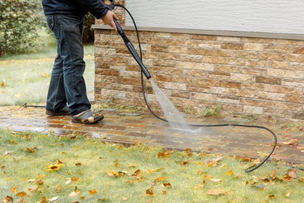 Cost of Residential Powerwashing in Menomonee Falls